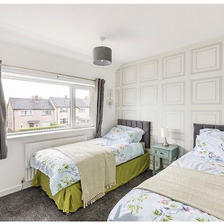 Entire Charming 5-Bed House In Darwen Blackburn Bb1 Free Parking Roadside Rishton Zewnętrze zdjęcie