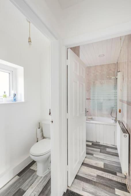 Entire Charming 5-Bed House In Darwen Blackburn Bb1 Free Parking Roadside Rishton Zewnętrze zdjęcie