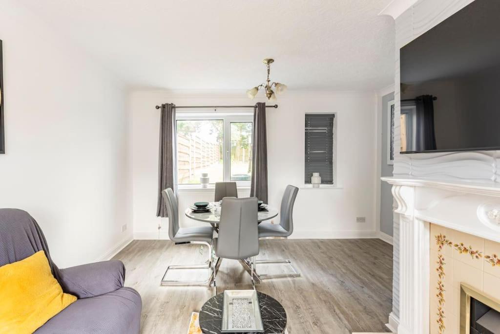 Entire Charming 5-Bed House In Darwen Blackburn Bb1 Free Parking Roadside Rishton Zewnętrze zdjęcie