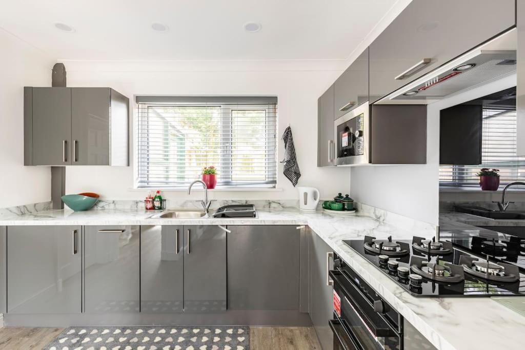 Entire Charming 5-Bed House In Darwen Blackburn Bb1 Free Parking Roadside Rishton Zewnętrze zdjęcie